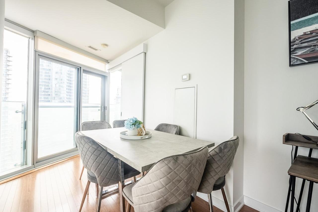 Globalstay. Amazing Downtown Apartments โตรอนโต ภายนอก รูปภาพ